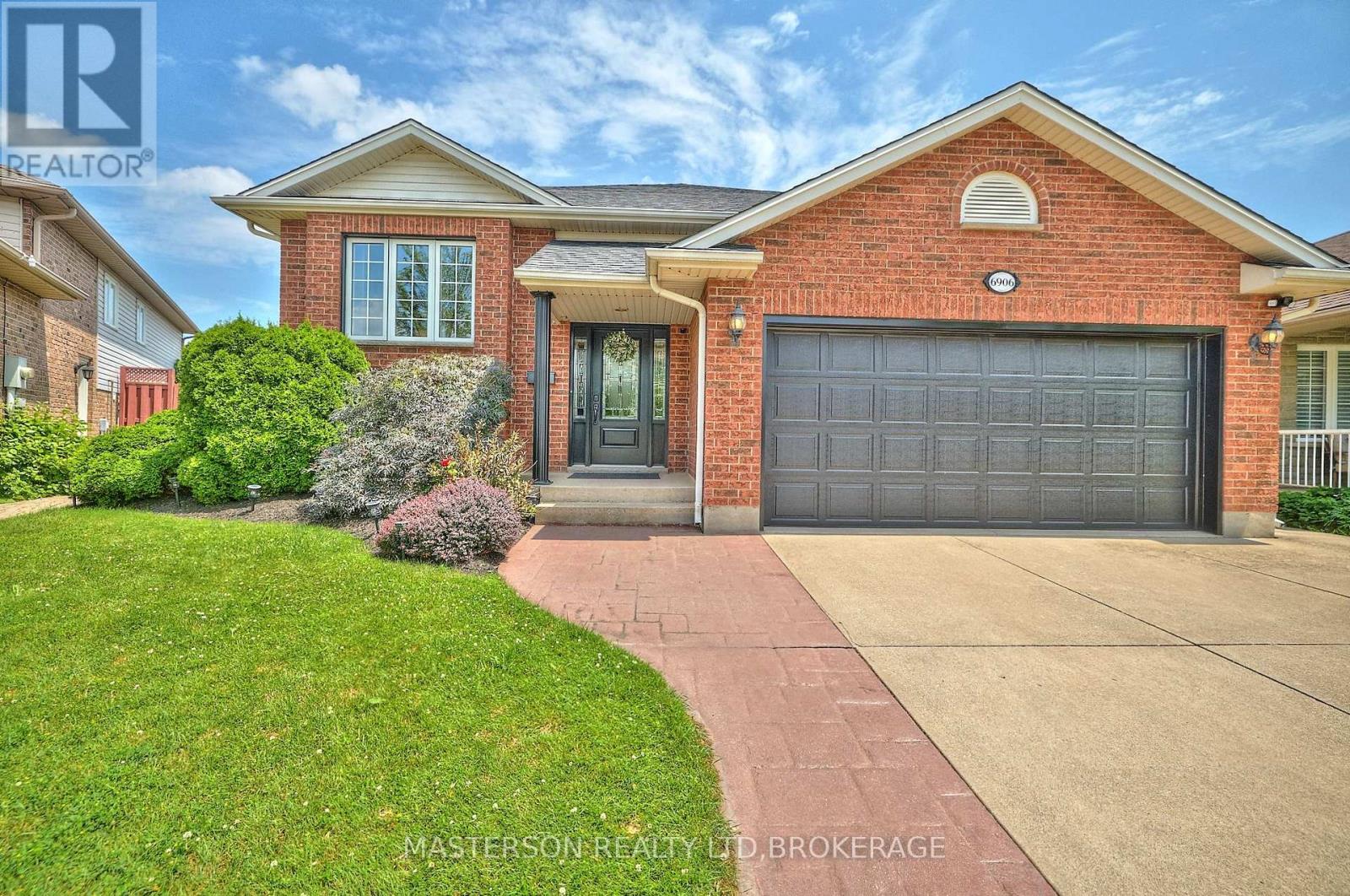 6906 Kelly Drive, Niagara Falls (Forestview), Ontario  L2H 3J7 - Photo 1 - X12430312