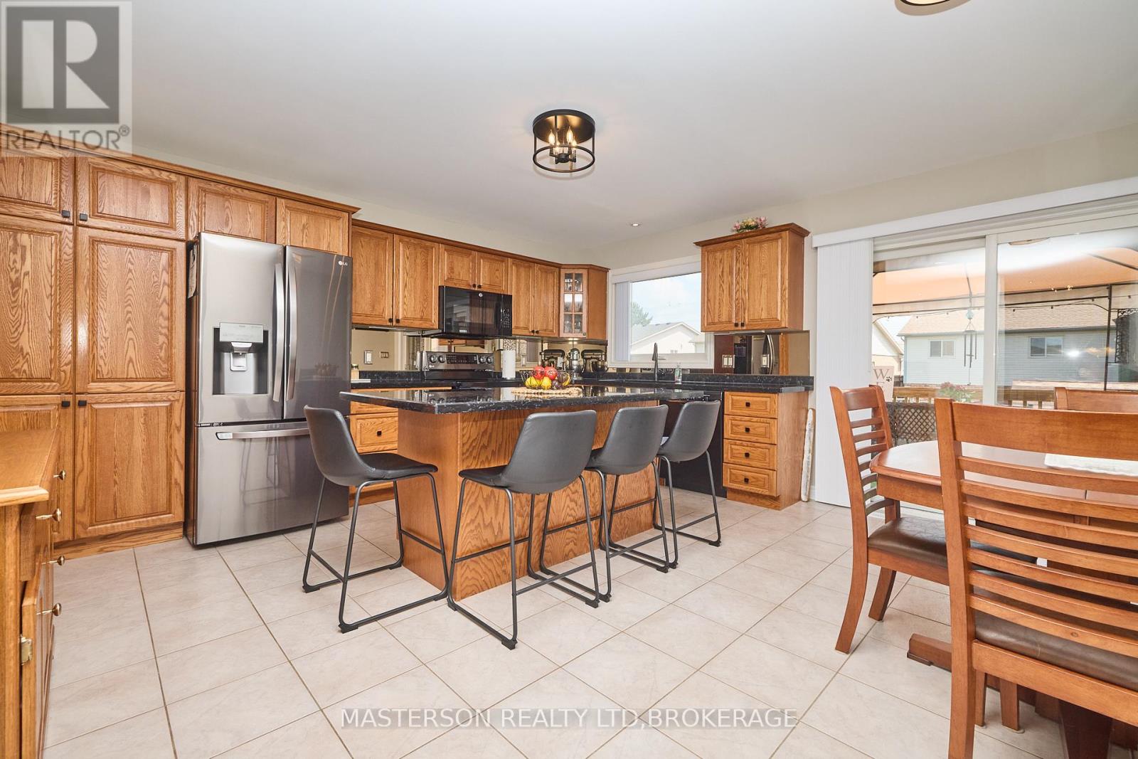 6906 Kelly Drive, Niagara Falls (Forestview), Ontario  L2H 3J7 - Photo 12 - X12430312