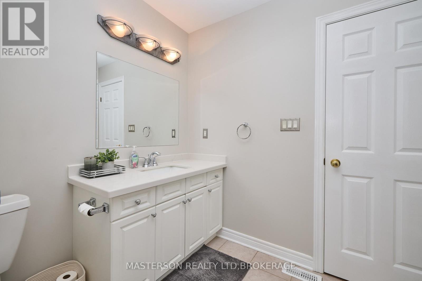 6906 Kelly Drive, Niagara Falls (Forestview), Ontario  L2H 3J7 - Photo 17 - X12430312