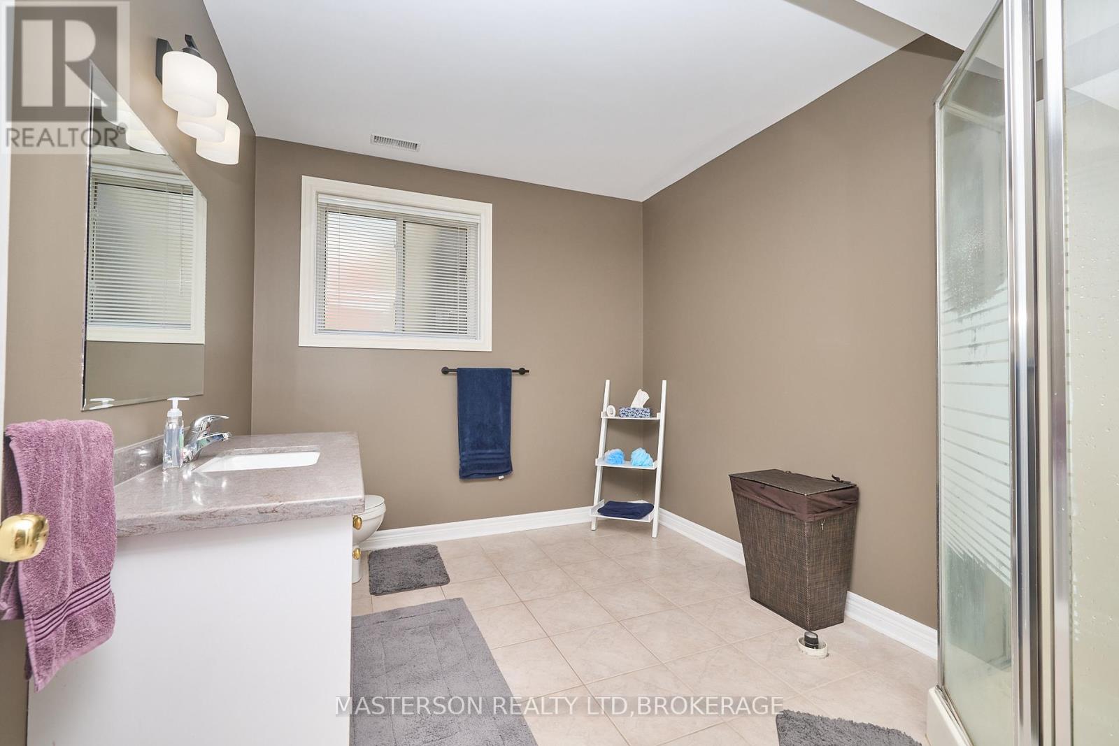 6906 Kelly Drive, Niagara Falls (Forestview), Ontario  L2H 3J7 - Photo 22 - X12430312