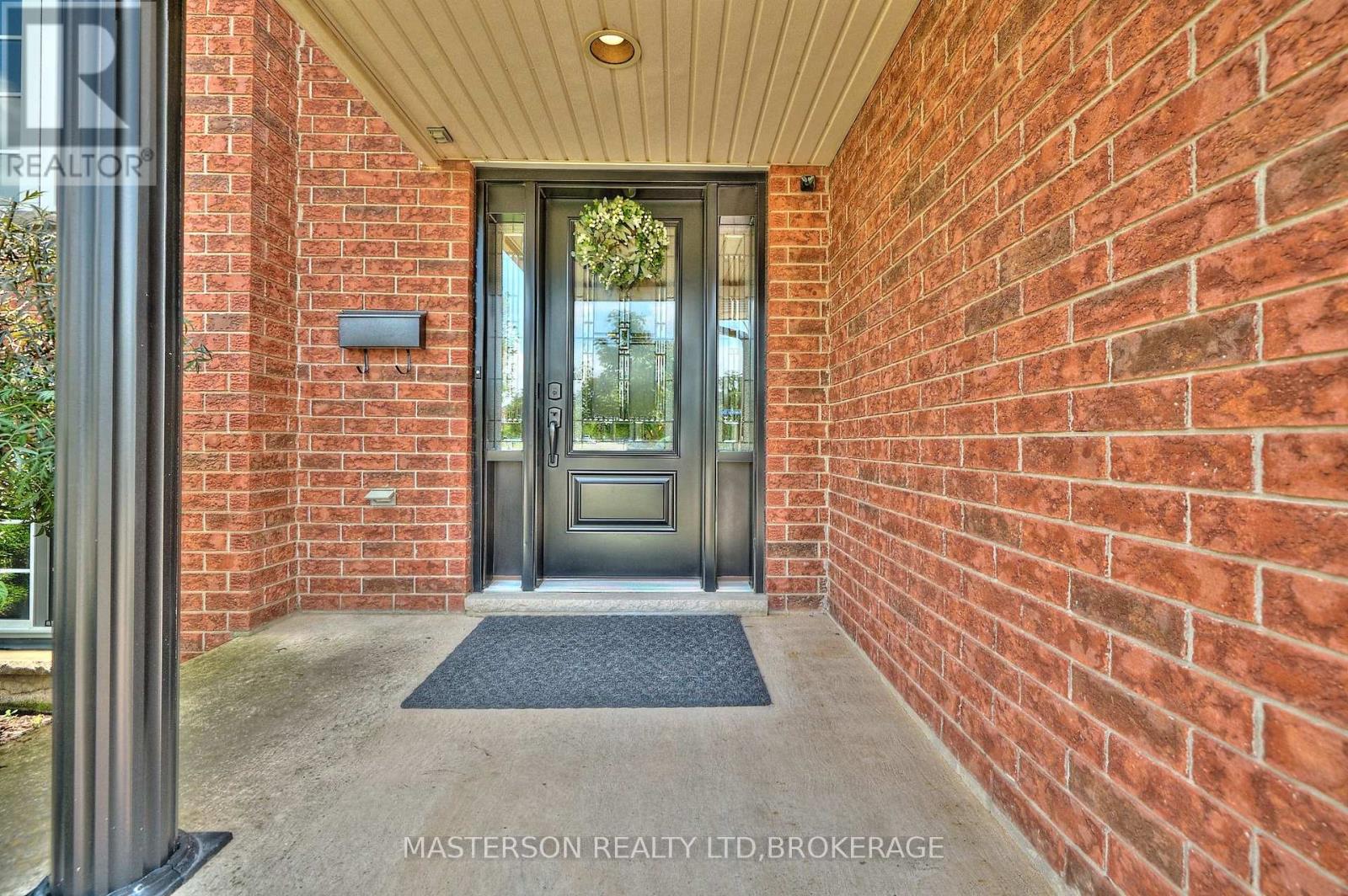 6906 Kelly Drive, Niagara Falls (Forestview), Ontario  L2H 3J7 - Photo 3 - X12430312