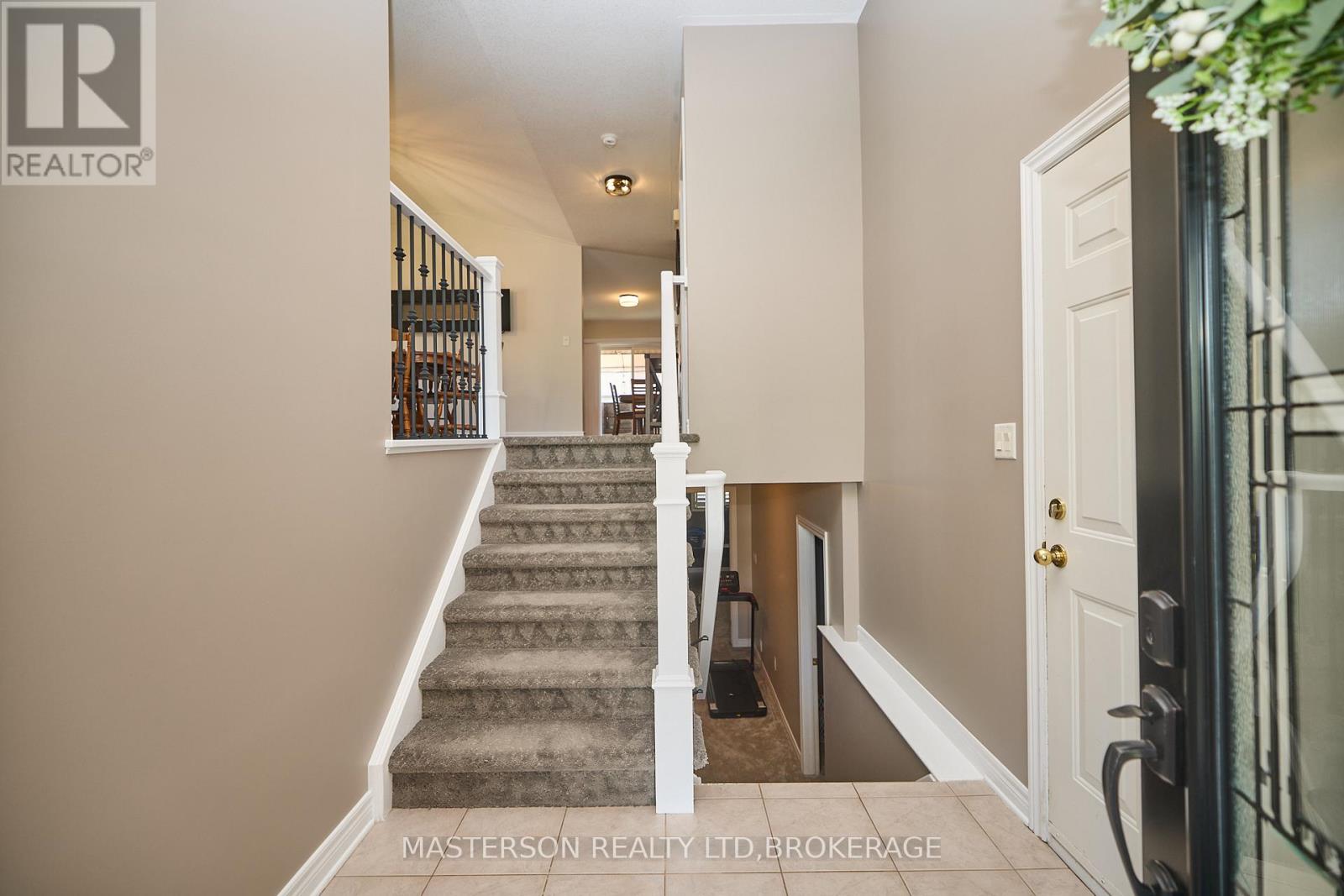 6906 Kelly Drive, Niagara Falls (Forestview), Ontario  L2H 3J7 - Photo 4 - X12430312