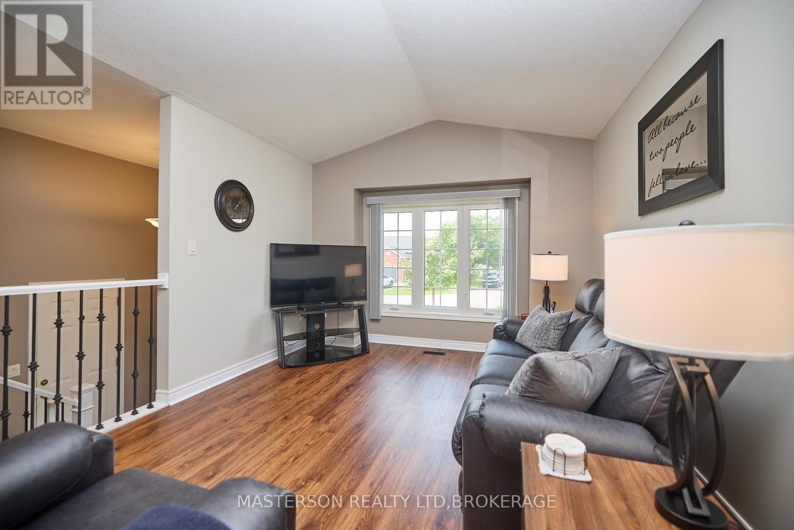 6906 Kelly Drive, Niagara Falls (Forestview), Ontario  L2H 3J7 - Photo 6 - X12430312