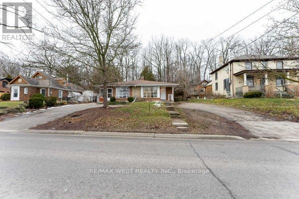368 Fountain Street S, Cambridge, Ontario  N3H 1J3 - Photo 3 - X12430286