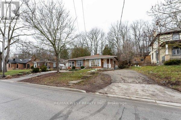 368 Fountain Street S, Cambridge, Ontario  N3H 1J3 - Photo 4 - X12430286