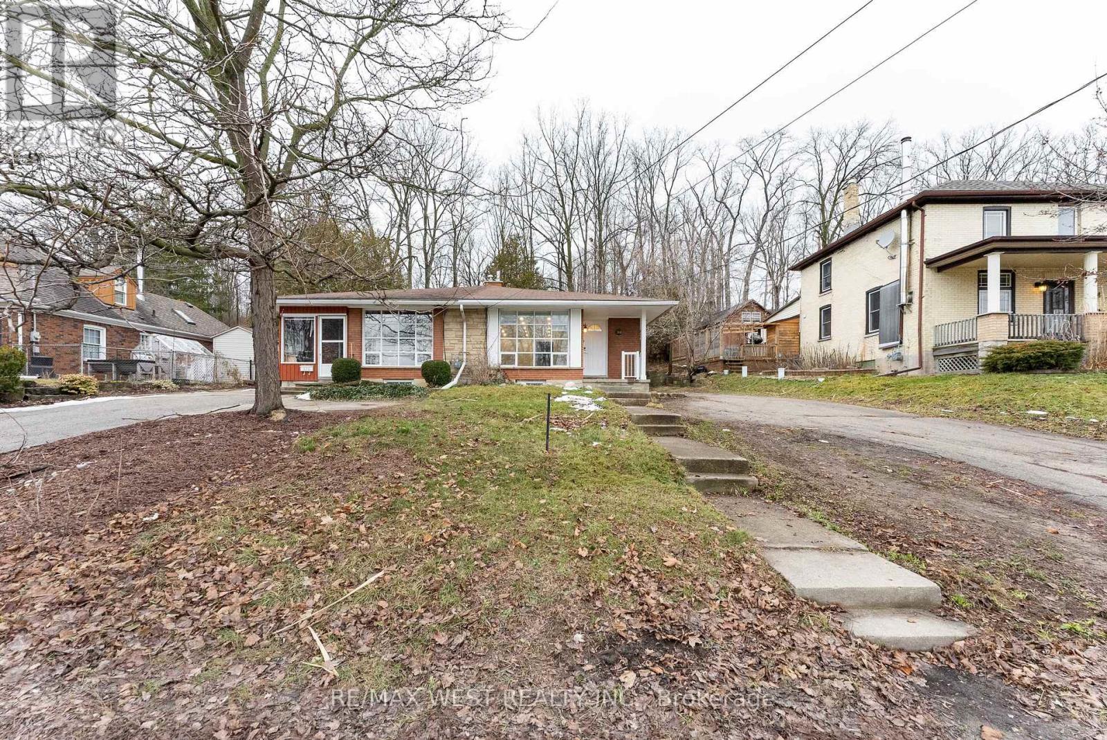 368 Fountain Street S, Cambridge, Ontario  N3H 1J3 - Photo 5 - X12430286