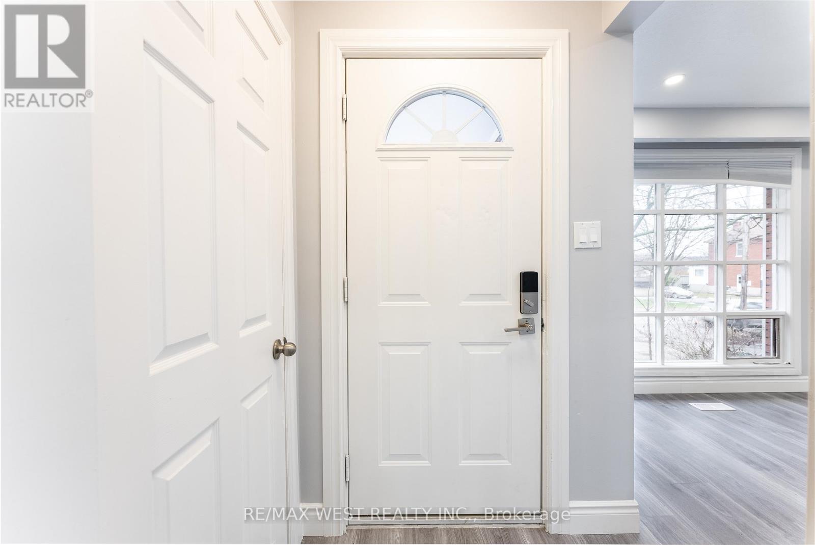 368 Fountain Street S, Cambridge, Ontario  N3H 1J3 - Photo 9 - X12430286