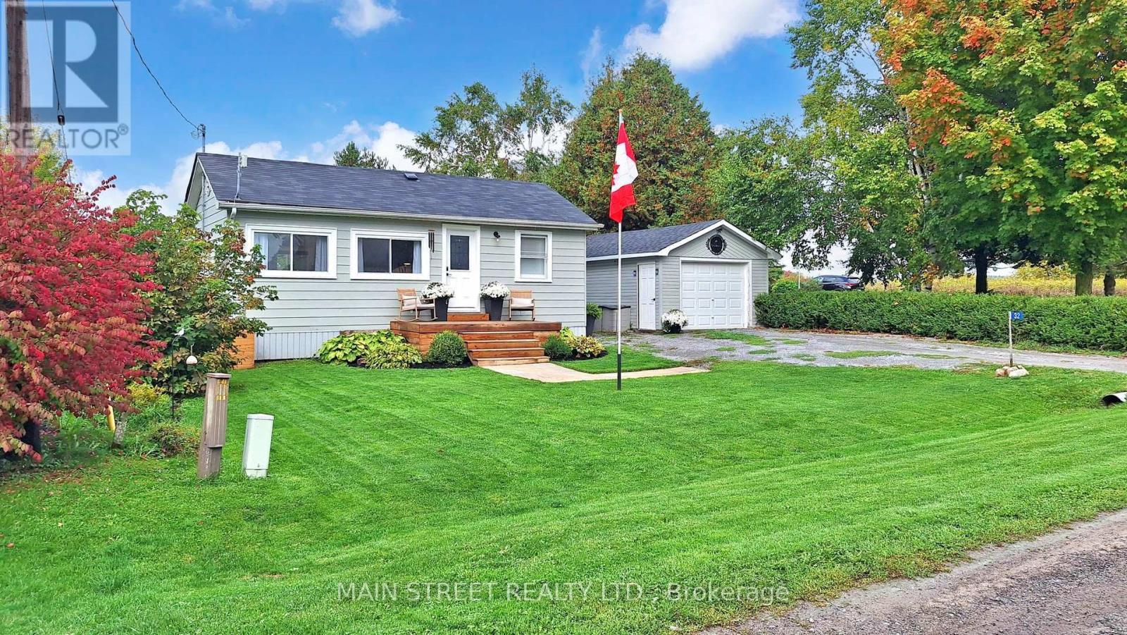 32 Rhodes Avenue, Kawartha Lakes, Ontario  L0C 1G0 - Photo 1 - X12430289