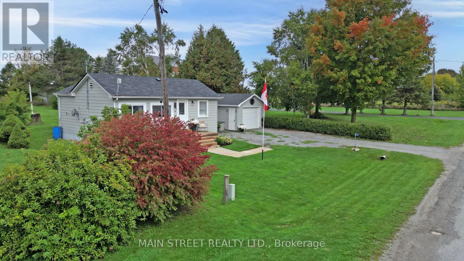 32 Rhodes Avenue, Kawartha Lakes, Ontario  L0C 1G0 - Photo 2 - X12430289