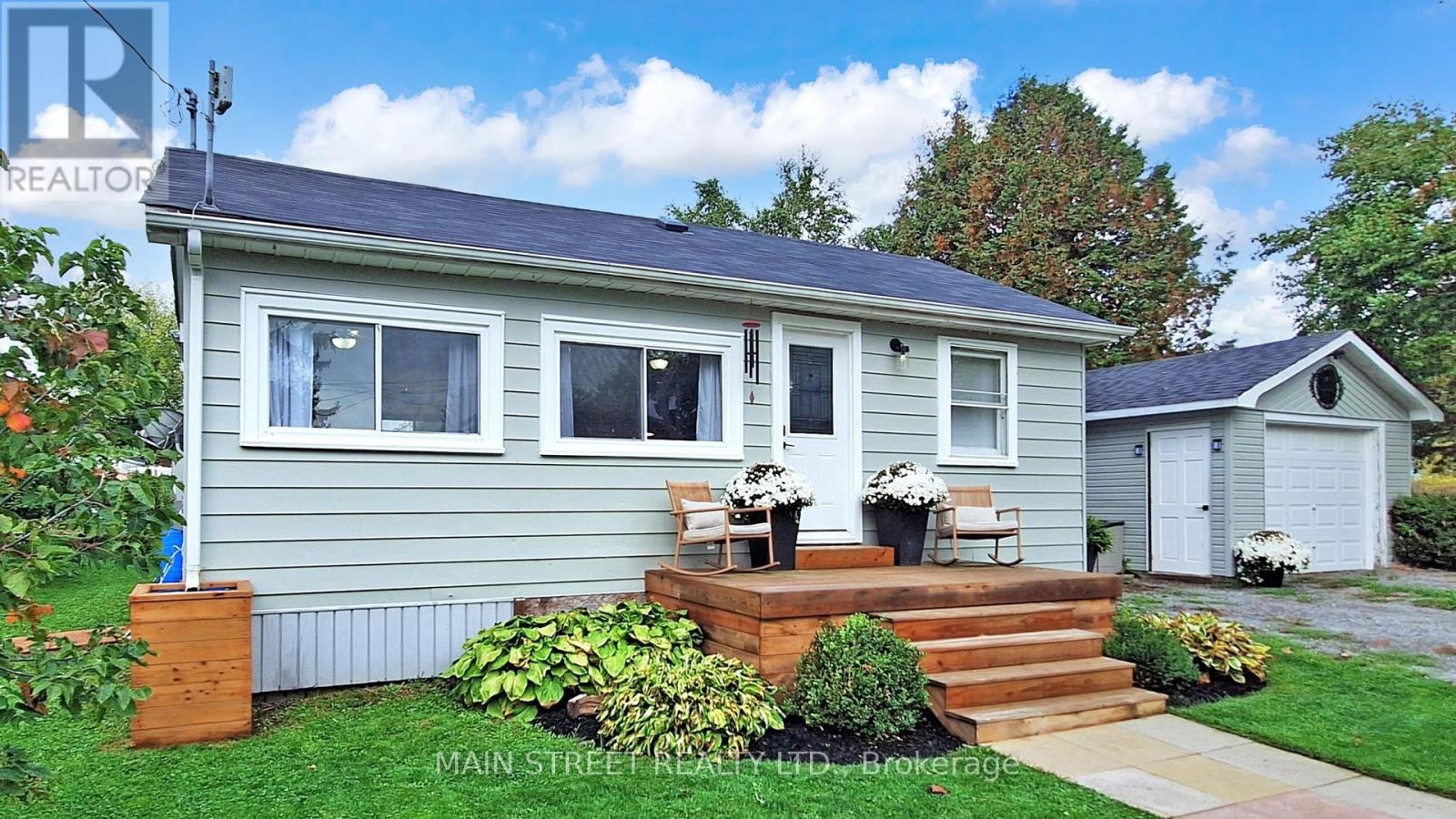 32 Rhodes Avenue, Kawartha Lakes, Ontario  L0C 1G0 - Photo 6 - X12430289