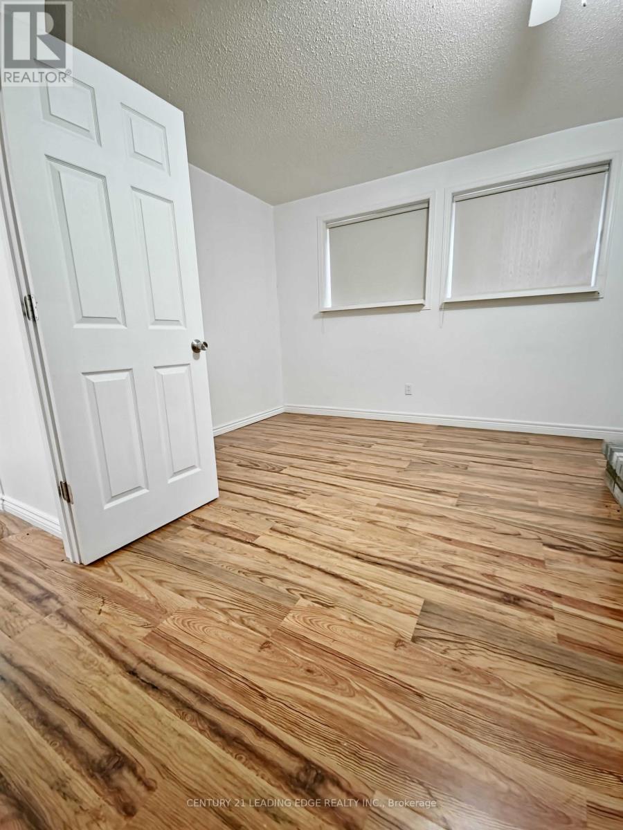 50 Barrydale Crescent, London North, Ontario  N6G 2X4 - Photo 10 - X12430296