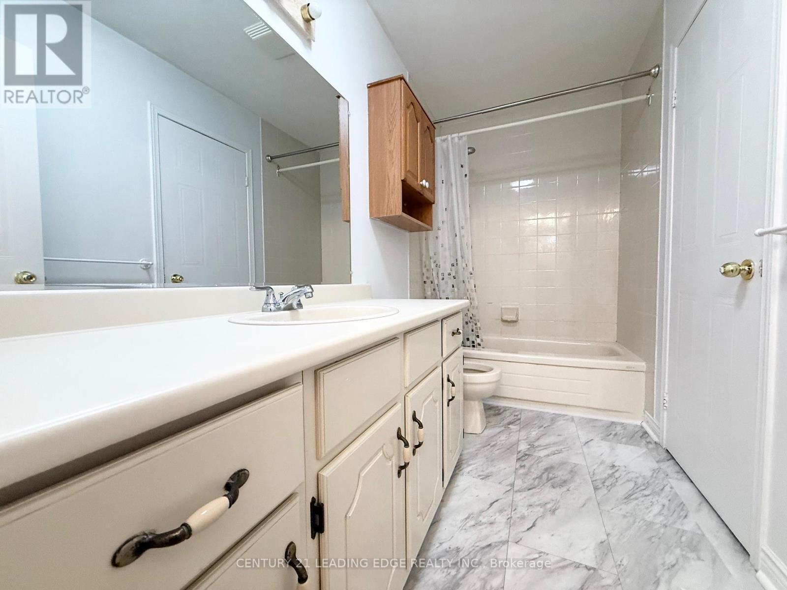 50 Barrydale Crescent, London North, Ontario  N6G 2X4 - Photo 7 - X12430296