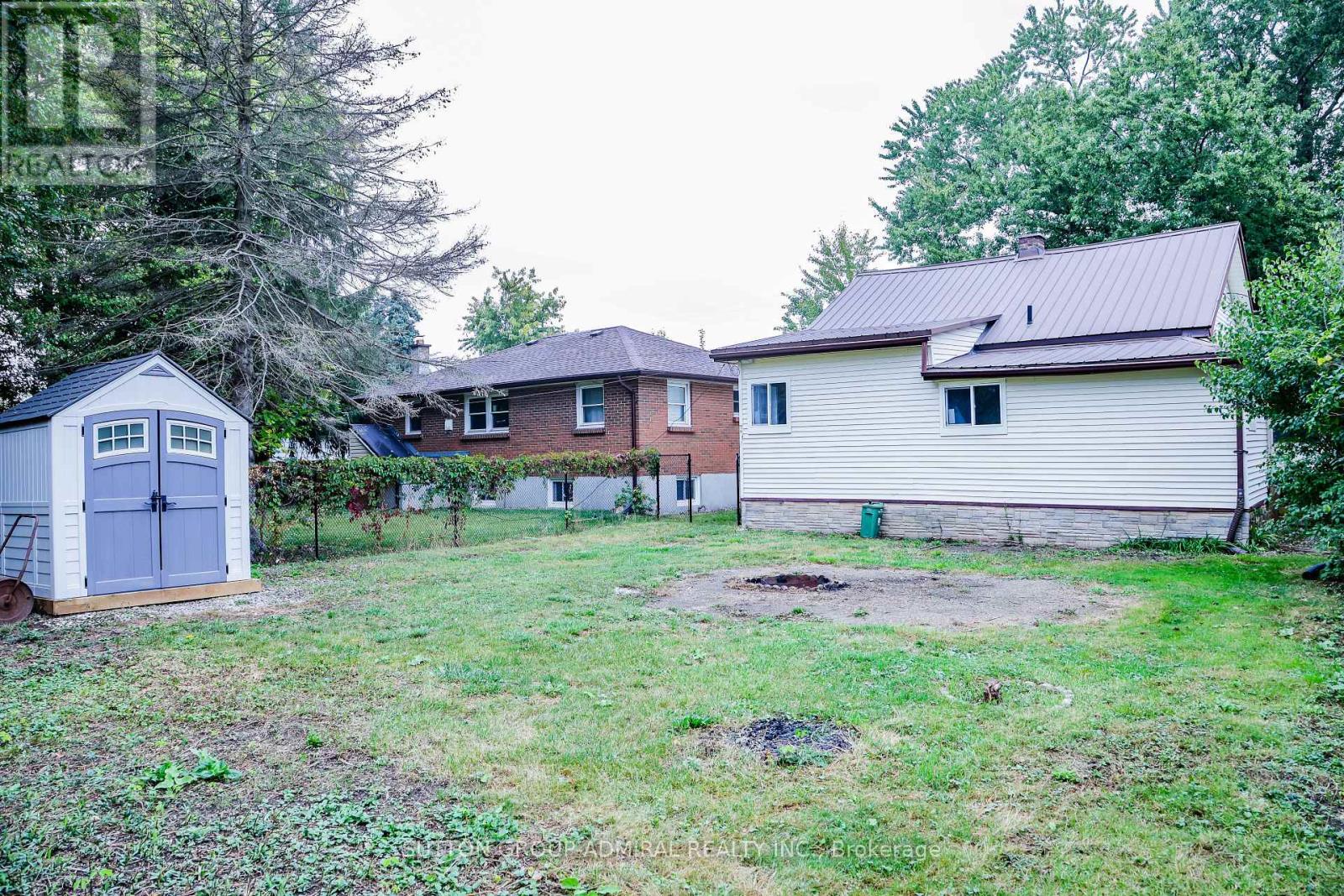 383 Edmonton Street, London East, Ontario  N5W 4Y6 - Photo 12 - X12430302