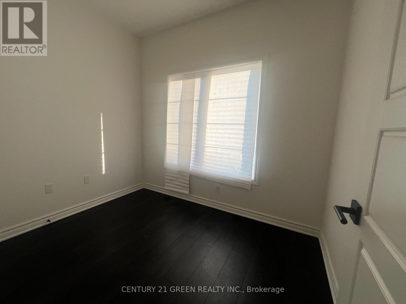 1160 Lloyd Landing, Milton, Ontario  L9E 1K1 - Photo 11 - W12429675