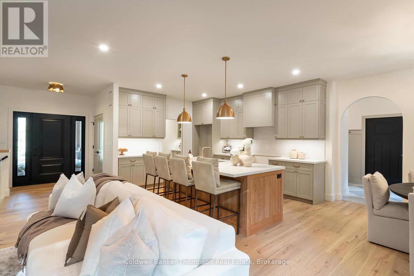 27 Crimson Lane, Huntsville, Ontario  P0B 1L0 - Photo 1 - X12287134