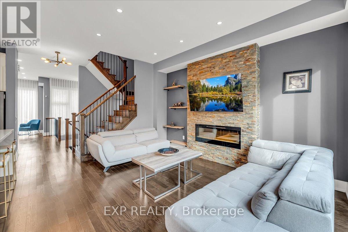 28 CRESTRIDGE DRIVE, Vaughan, Ontario