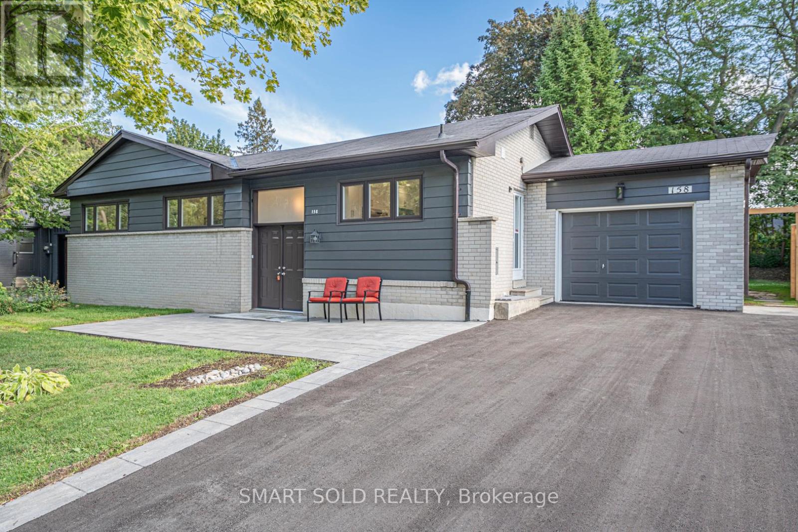 158 PARK AVENUE, Newmarket, Ontario