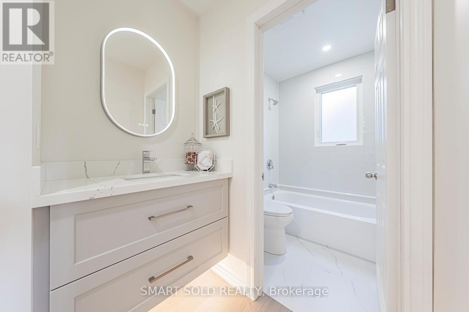 158 Park Avenue, Newmarket, Ontario  L3Y 1V1 - Photo 33 - N12430307