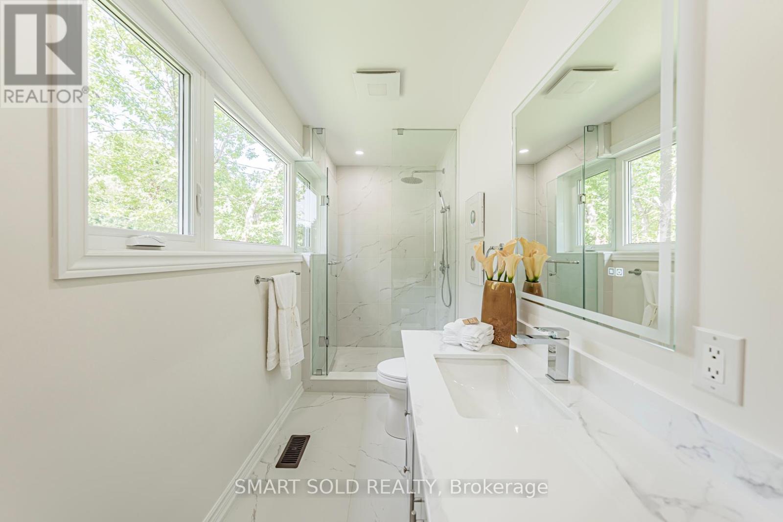 158 Park Avenue, Newmarket, Ontario  L3Y 1V1 - Photo 36 - N12430307