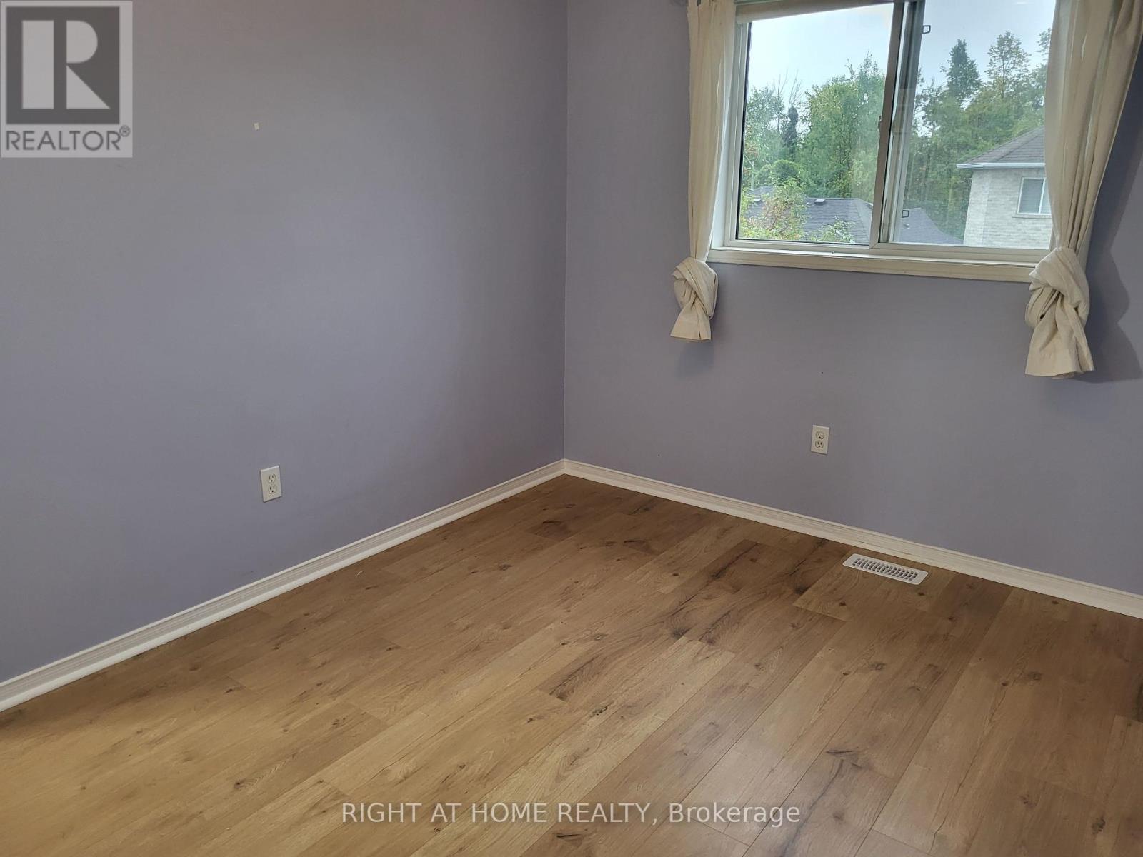 1964 Emerald Court, Innisfil, Ontario  L9S 2A1 - Photo 11 - N12430328