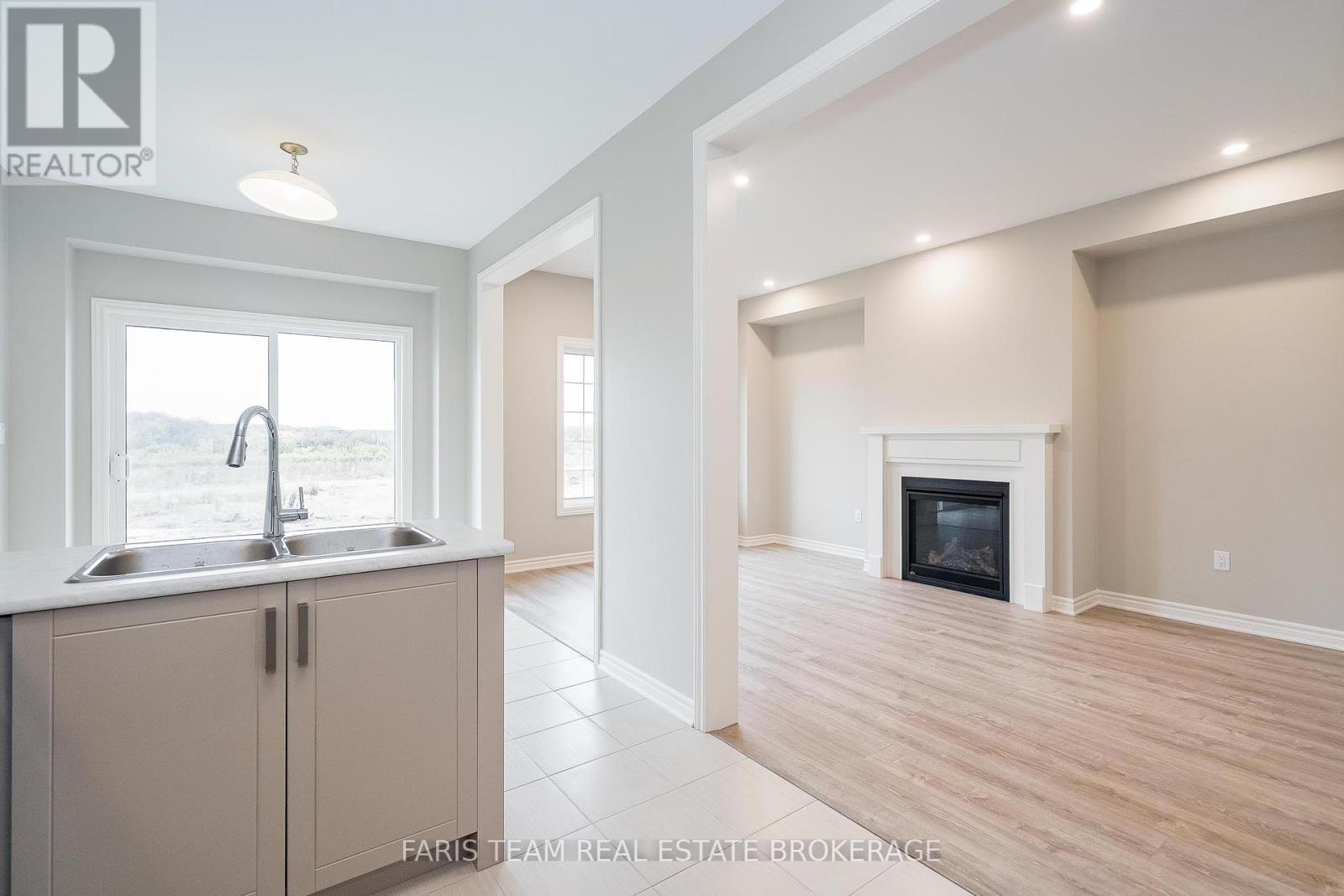 276 Springfield Crescent, Clearview, Ontario  L0M 1S0 - Photo 10 - S12430317