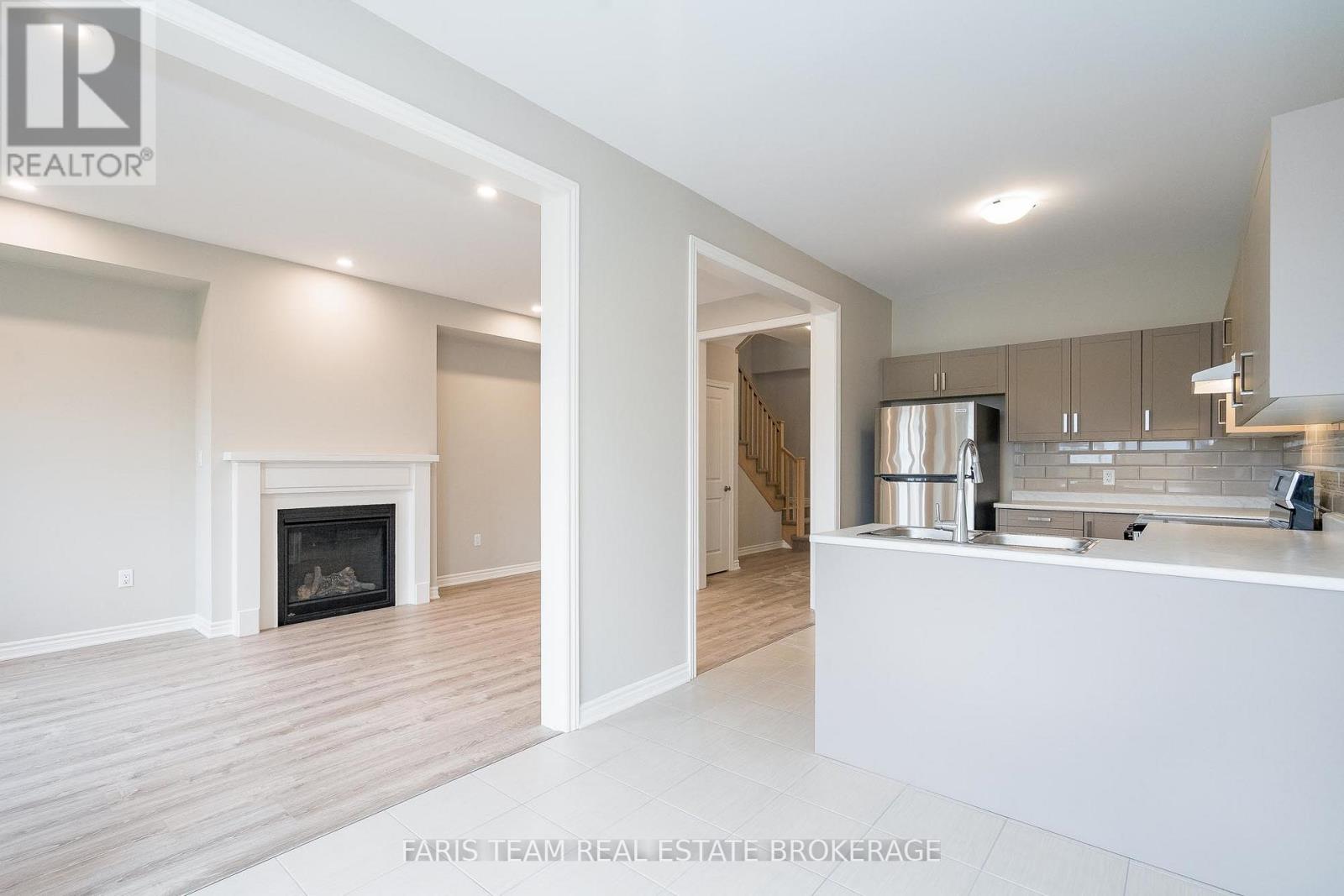 276 Springfield Crescent, Clearview, Ontario  L0M 1S0 - Photo 13 - S12430317