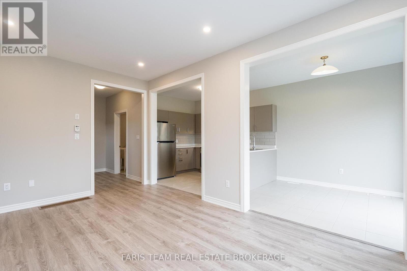 276 Springfield Crescent, Clearview, Ontario  L0M 1S0 - Photo 17 - S12430317