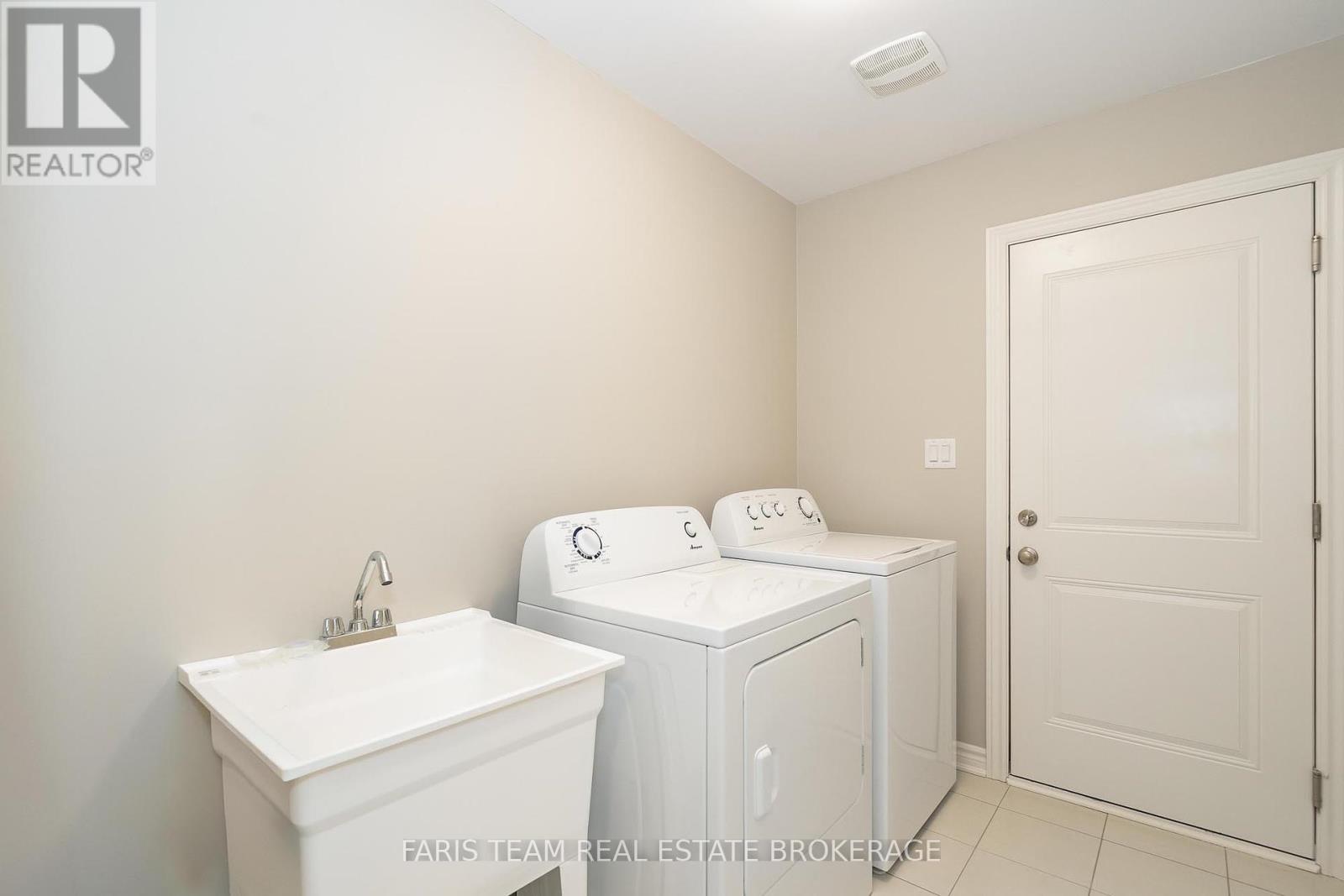 276 Springfield Crescent, Clearview, Ontario  L0M 1S0 - Photo 19 - S12430317