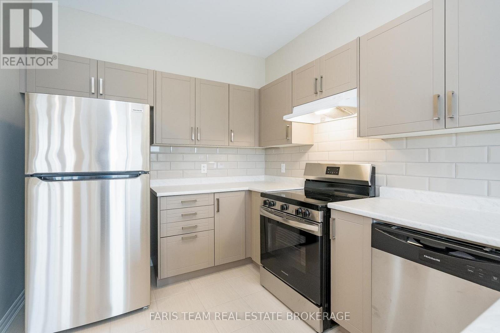 276 Springfield Crescent, Clearview, Ontario  L0M 1S0 - Photo 8 - S12430317