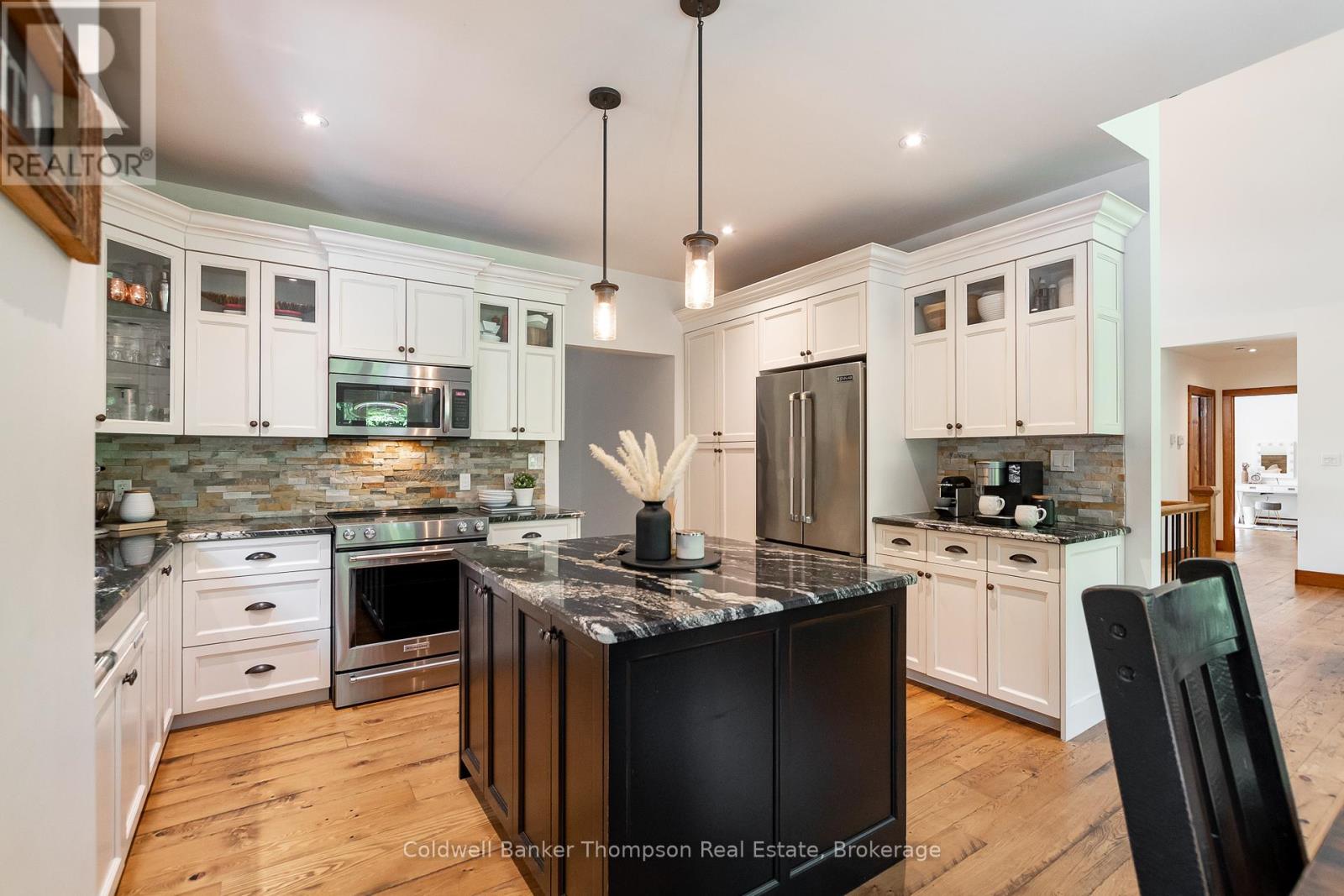 15 Forest Hill Lane, Huntsville, Ontario  P1H 2N5 - Photo 13 - X12360160