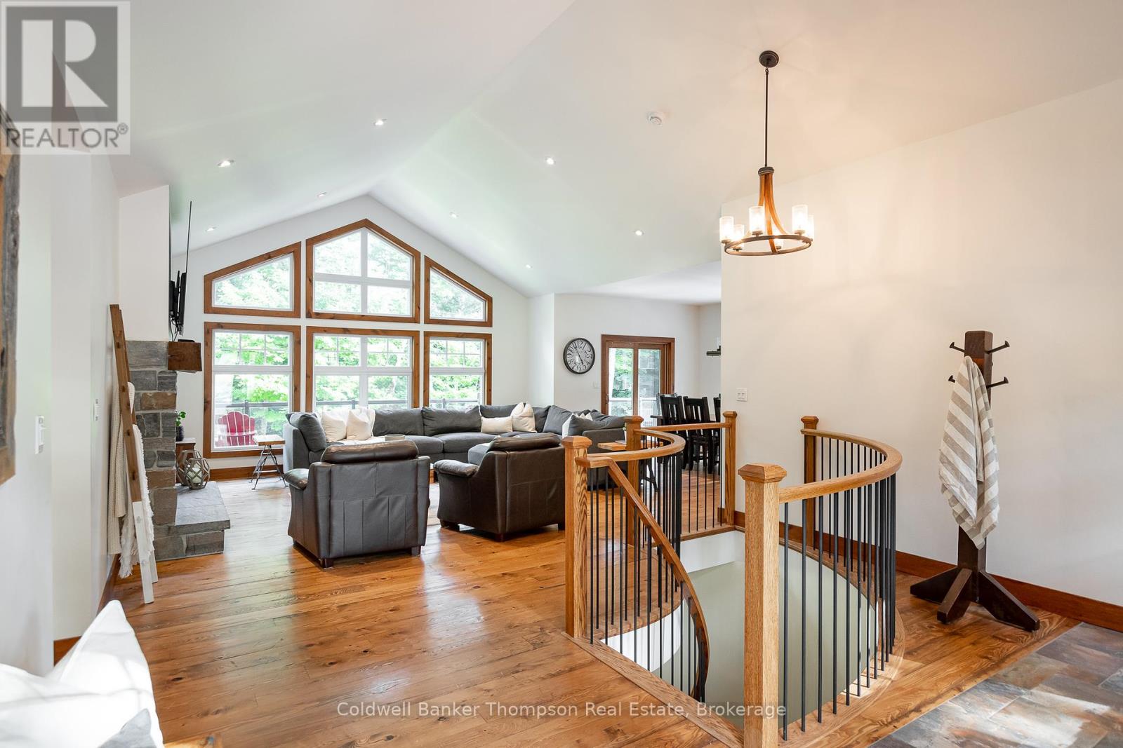 15 Forest Hill Lane, Huntsville, Ontario  P1H 2N5 - Photo 5 - X12360160