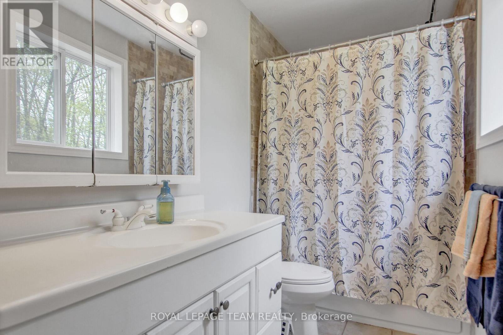 129 Spinnaker Way, Ottawa, Ontario  K0A 3M0 - Photo 16 - X12430352