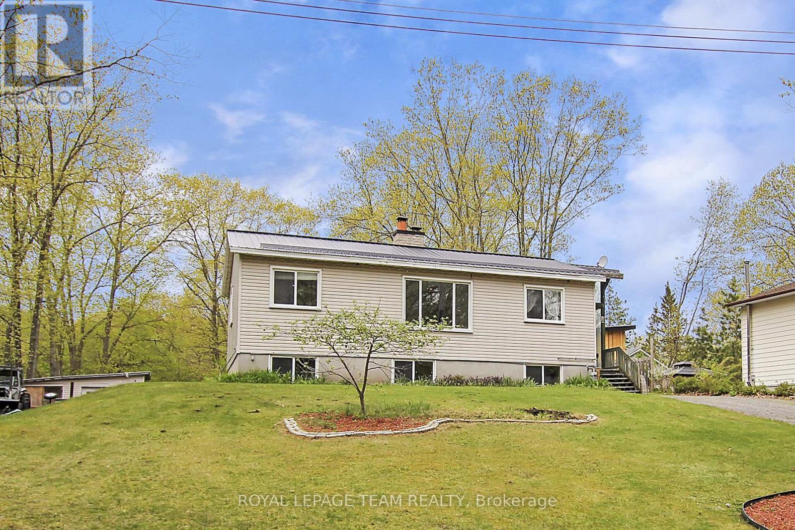 129 Spinnaker Way, Ottawa, Ontario  K0A 3M0 - Photo 2 - X12430352