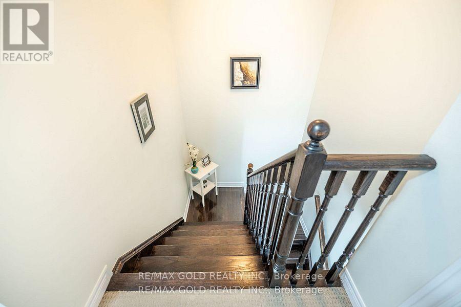 34 Rockbrook Trail, Brampton, Ontario  L7A 4H8 - Photo 11 - W12430341