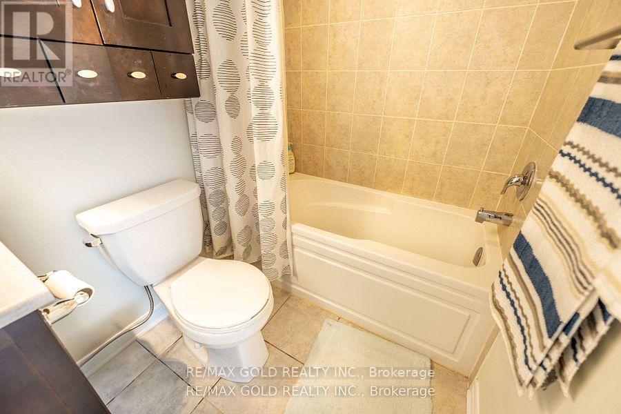 34 Rockbrook Trail, Brampton, Ontario  L7A 4H8 - Photo 15 - W12430341