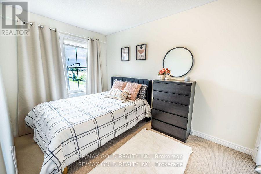 34 Rockbrook Trail, Brampton, Ontario  L7A 4H8 - Photo 17 - W12430341