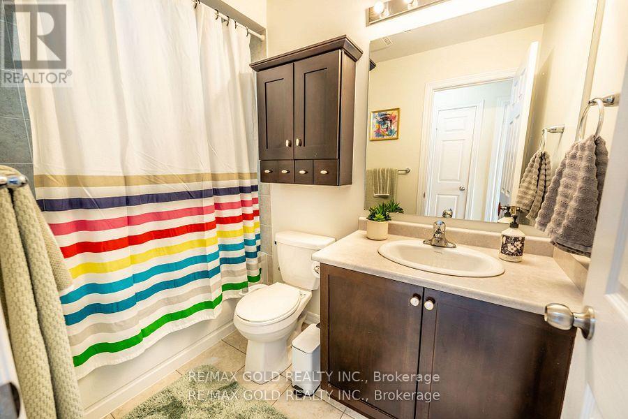 34 Rockbrook Trail, Brampton, Ontario  L7A 4H8 - Photo 19 - W12430341