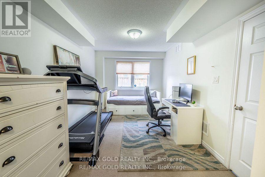 34 Rockbrook Trail, Brampton, Ontario  L7A 4H8 - Photo 21 - W12430341