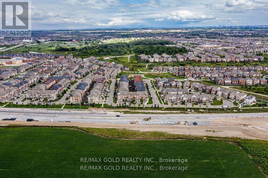 34 Rockbrook Trail, Brampton, Ontario  L7A 4H8 - Photo 25 - W12430341