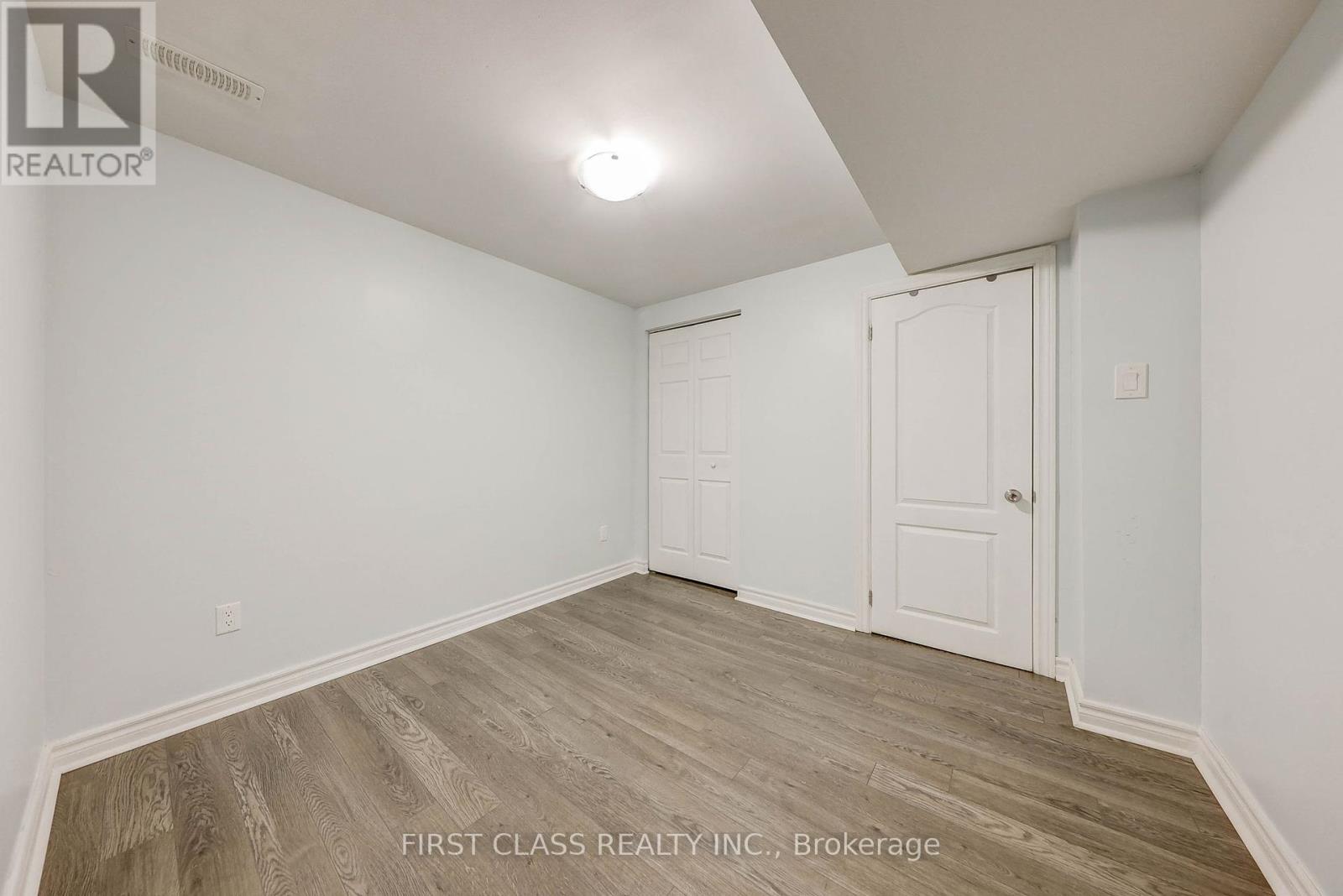 47 Lauraview Crescent, Markham, Ontario  L6C 2R4 - Photo 33 - N12430242