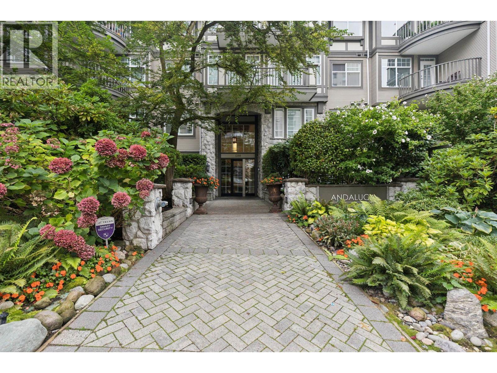 302 1388 Nelson Street, Vancouver, British Columbia  V6E 1J9 - Photo 3 - R3052470