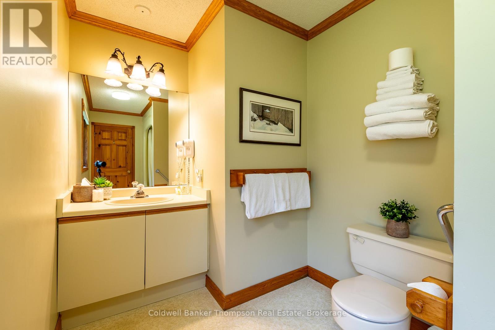 415 Grassmere Resort Road, Huntsville, Ontario  P1H 2J6 - Photo 11 - X12370503