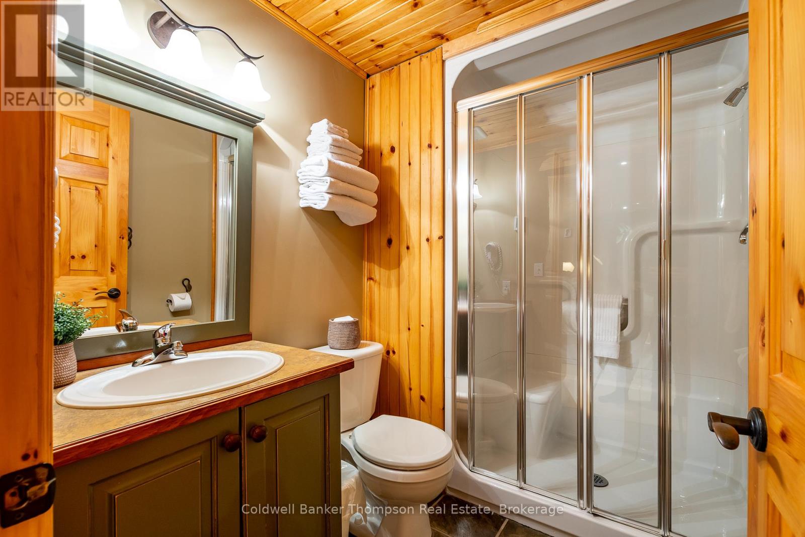 415 Grassmere Resort Road, Huntsville, Ontario  P1H 2J6 - Photo 31 - X12370503