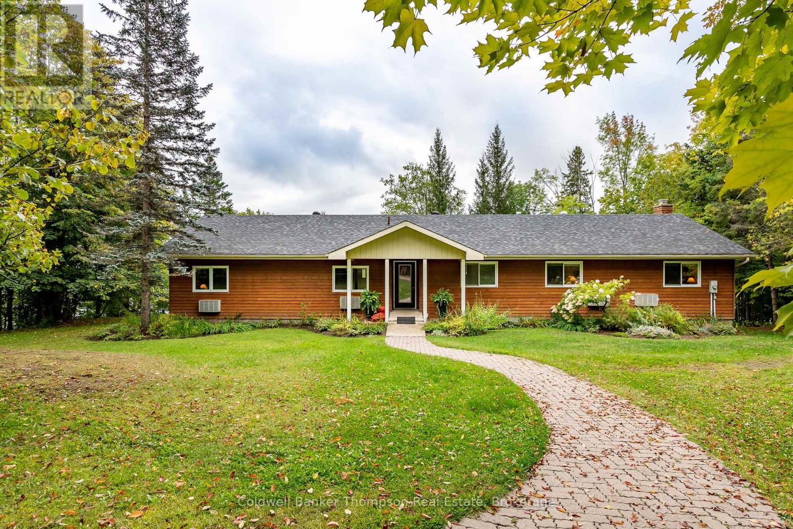 415 Grassmere Resort Road, Huntsville, Ontario  P1H 2J6 - Photo 4 - X12370503