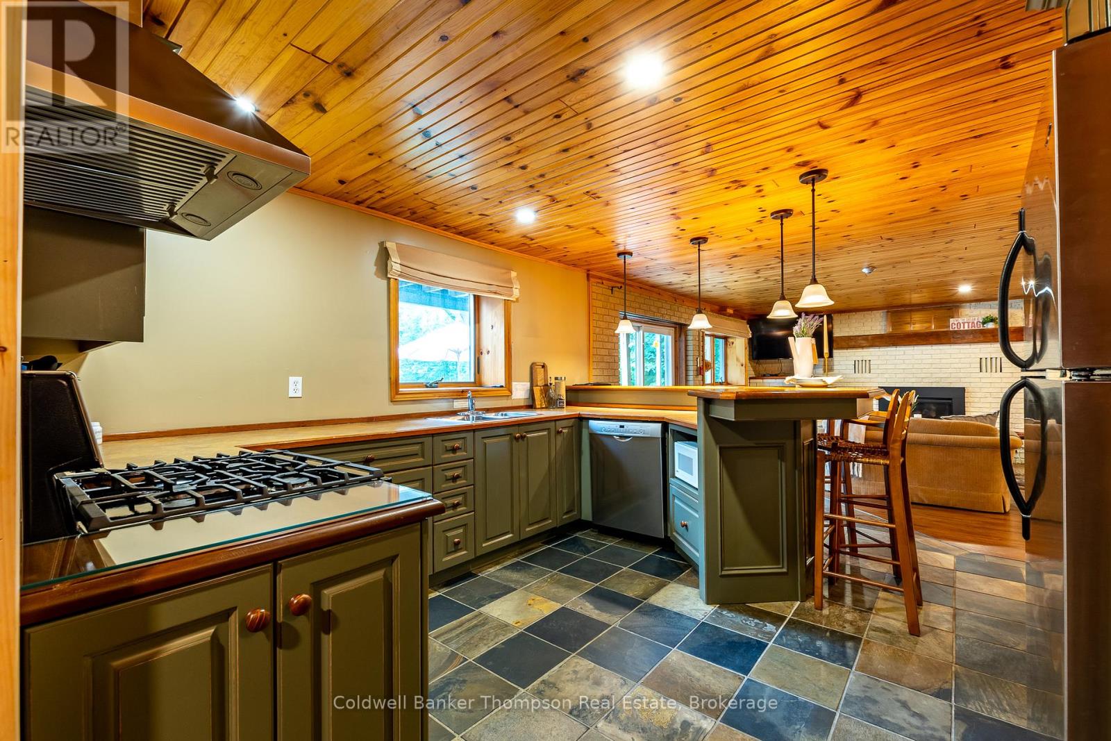 415 Grassmere Resort Road, Huntsville, Ontario  P1H 2J6 - Photo 32 - X12370503