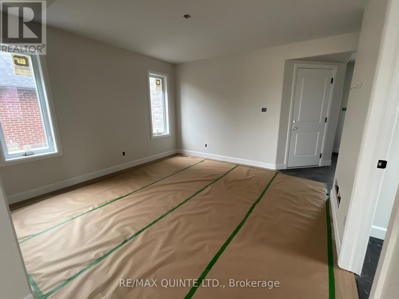 93 Raycroft Drive, Belleville, Ontario K8N 0R5 - Photo 10 - X12430404