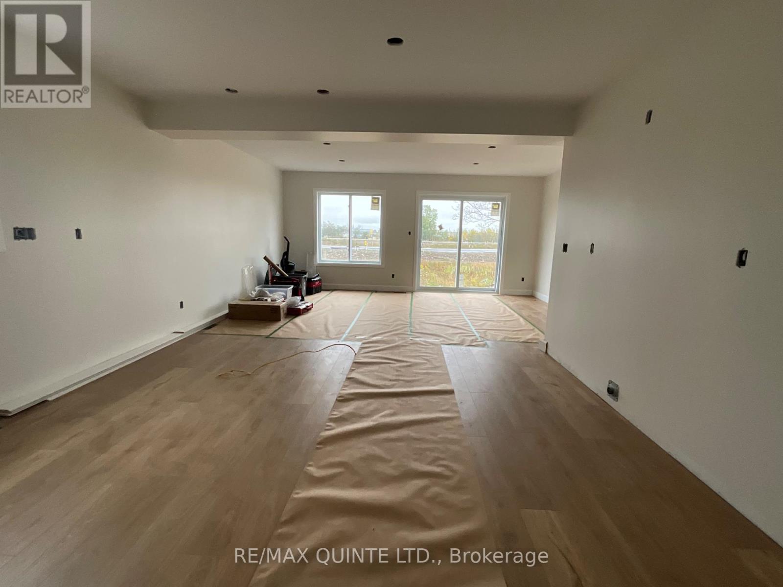 93 Raycroft Drive, Belleville, Ontario K8N 0R5 - Photo 8 - X12430404