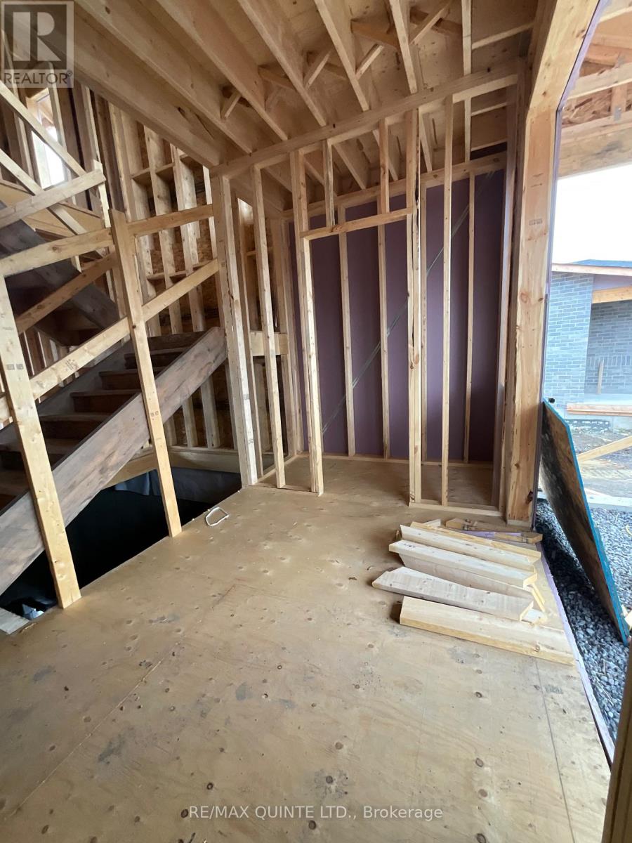 91 Raycroft Drive, Belleville, Ontario K8N 0R5 - Photo 2 - X12430405