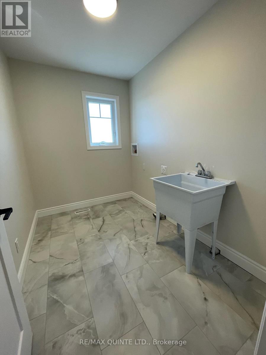 83 Raycroft Drive, Belleville (Thurlow Ward), Ontario  K8N 0R5 - Photo 6 - X12430407