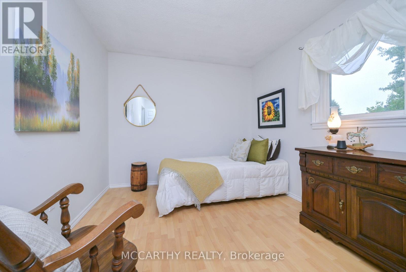 15 Andrew Avenue, Orangeville, Ontario  L9W 4E5 - Photo 18 - W12430360